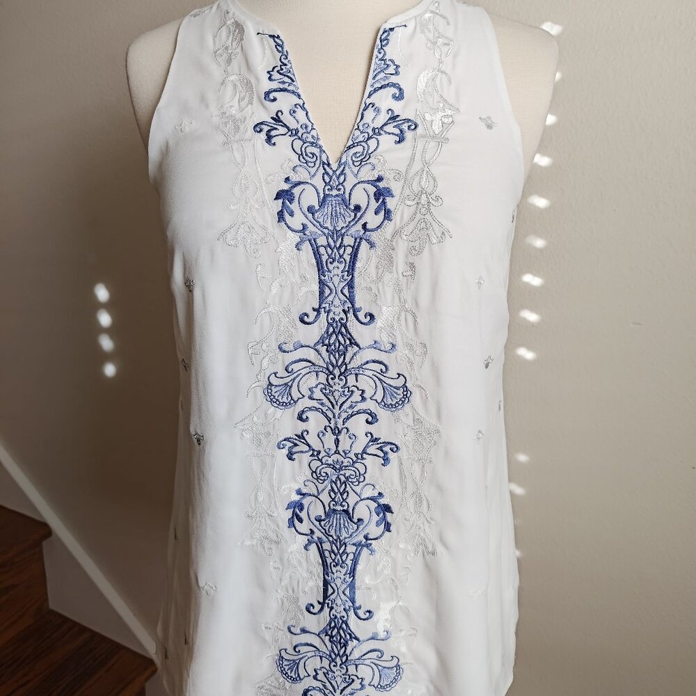 WHBM - Sz. XXS - Cottage Core Blouse White Blue Embroidered